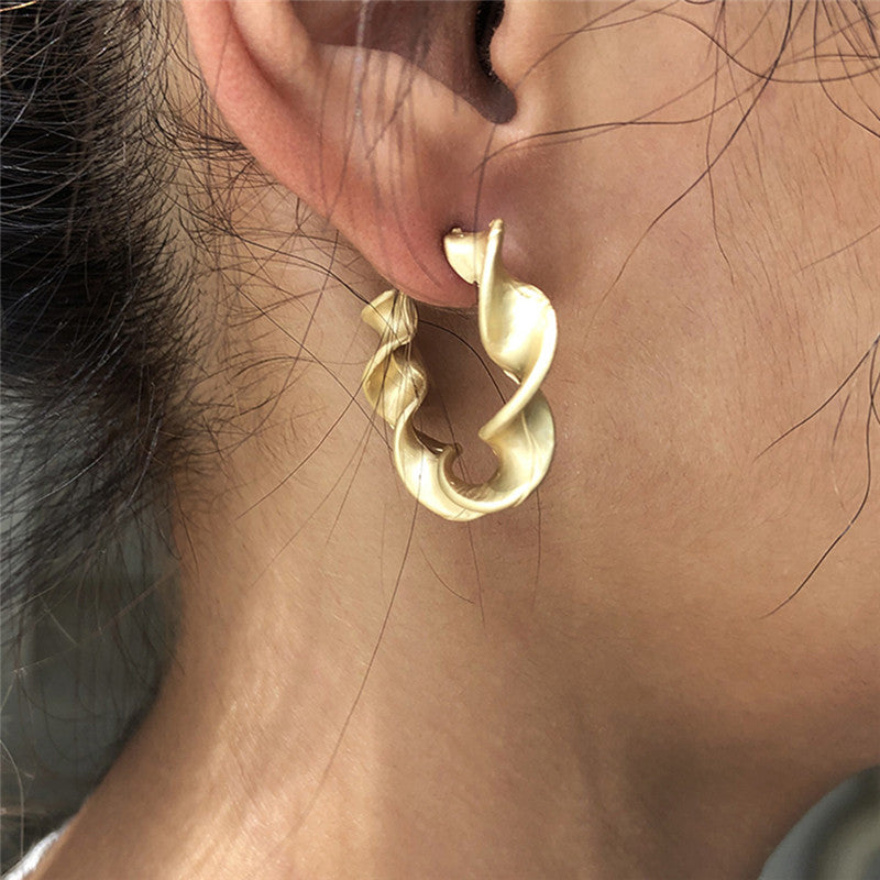 Embra Twisted Loop Earring